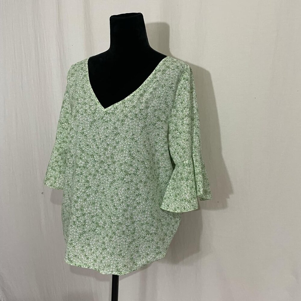 Shein Daisy Blouse - Picture 2 of 6